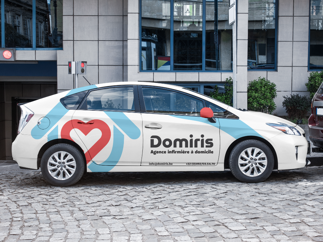 Covering véhicule Domiris – identité visuelle pour infirmière à domicile